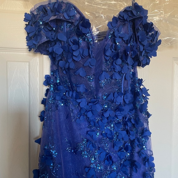 Cinderella Divine CD2164 Gown - Picture 4 of 8